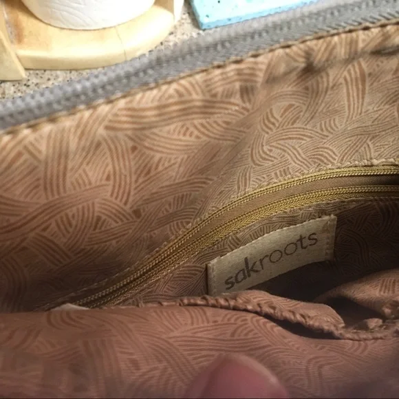 Sold SAKROOTS crossbody bag good condition - Picture 5 of 10